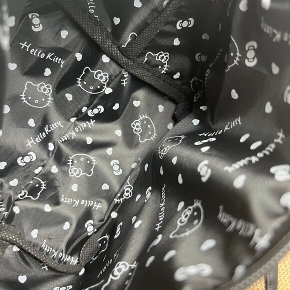 Hello Kitty MAKEUP BAG - Picture 7 of 9